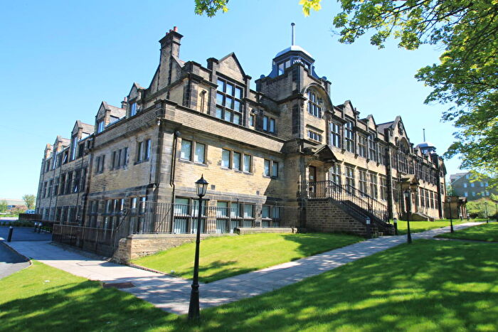 2 Bedroom Property To Rent In The Grange, Richardshaw Lane, Pudsey, Leeds, LS28