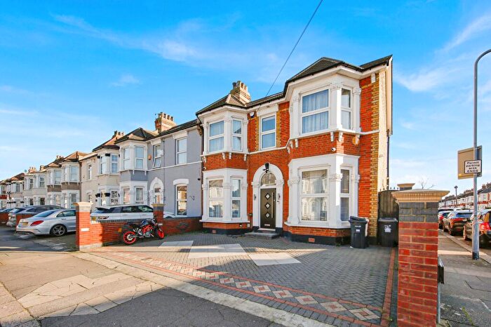 5 Bedroom Semi Detached House To Rent In Albert Road, Ilford, IG1