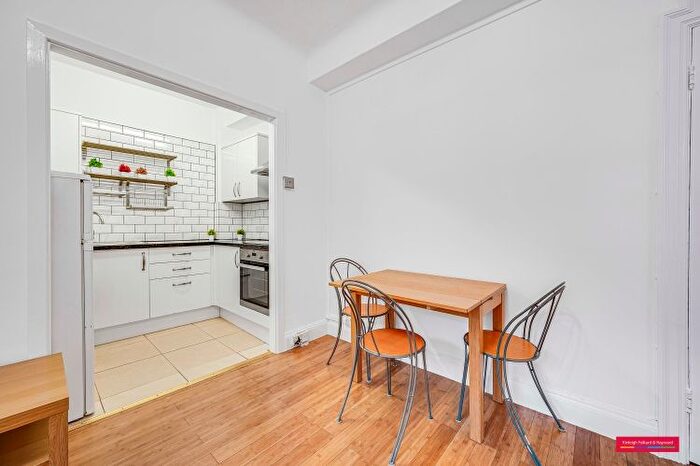 1 Bedroom Flat To Rent In Queensway, London, W2