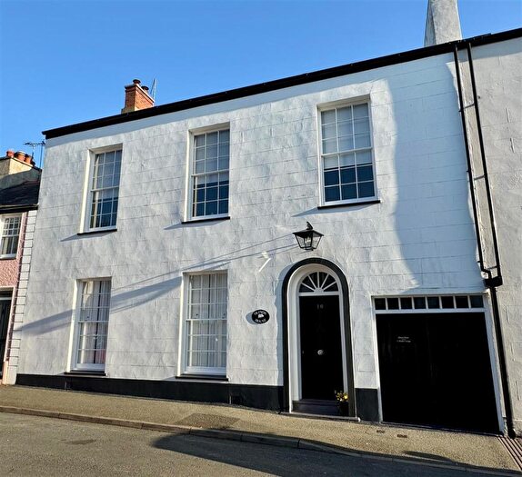 6 Bedroom Town House For Sale In Rating Row, Beaumaris, LL58