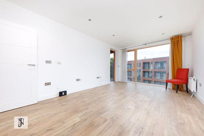 1 Bedroom Flat To Rent In Cornflower Court, Ebony Crescent, Cockfosters, EN4