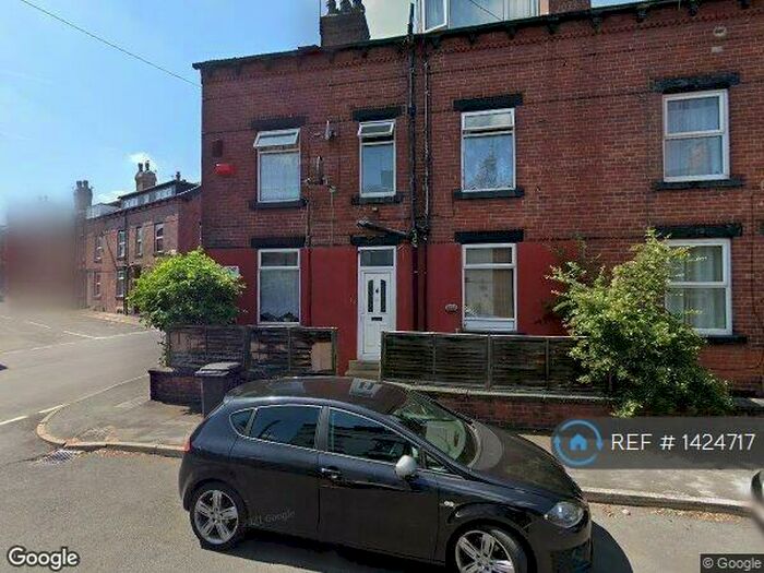 4 Bedroom Terraced House To Rent In Highthorne View, Armley, Leeds, LS12