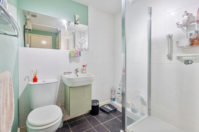 1 Bedroom Flat For Sale In Cheriton Road, Folkestone, CT20