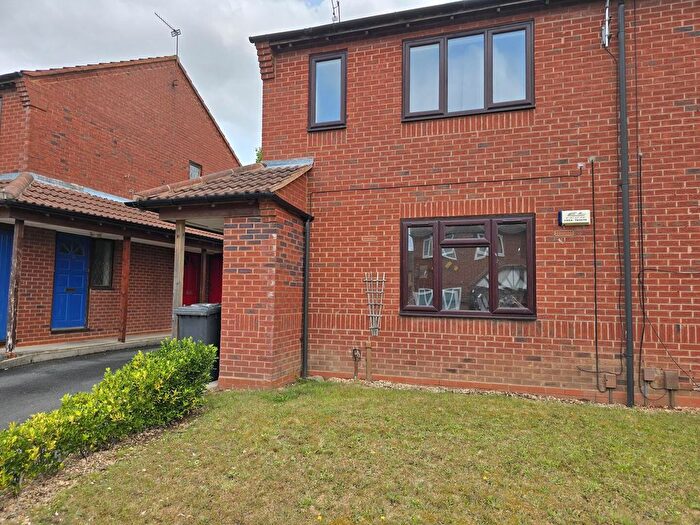 1 Bedroom Flat To Rent In Robin Court, Kidderminster, DY10