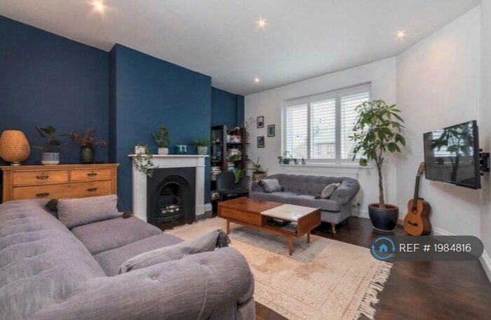 2 Bedroom Flat To Rent In Hornsey Road, London, N19