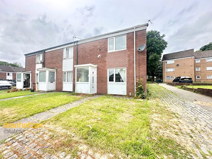 2 Bedroom End Of Terrace House To Rent In Merehall Close, Merehall, Bolton, BL1