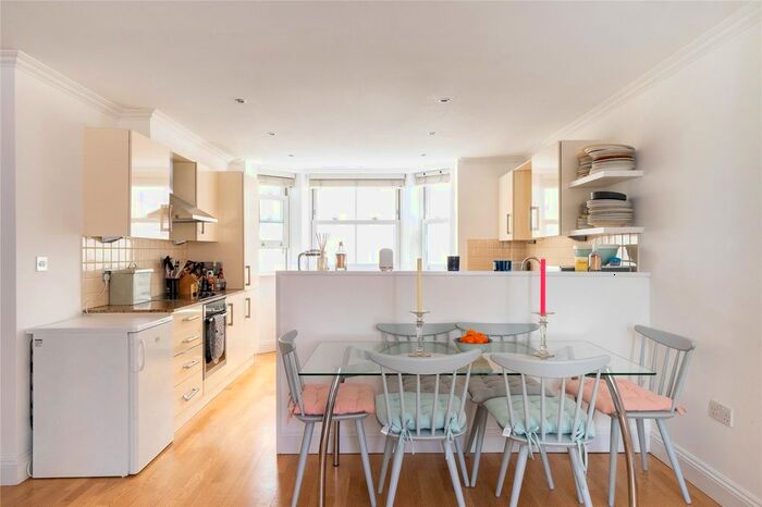 2 Bedroom Flat To Rent In James House, Webb's Road, London, SW11