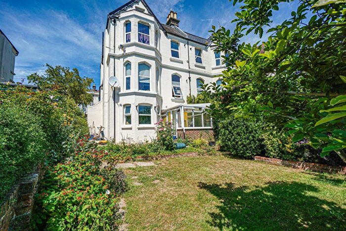 2 Bedroom Flat For Sale In Mount Pleasant Road, Hastings, TN34