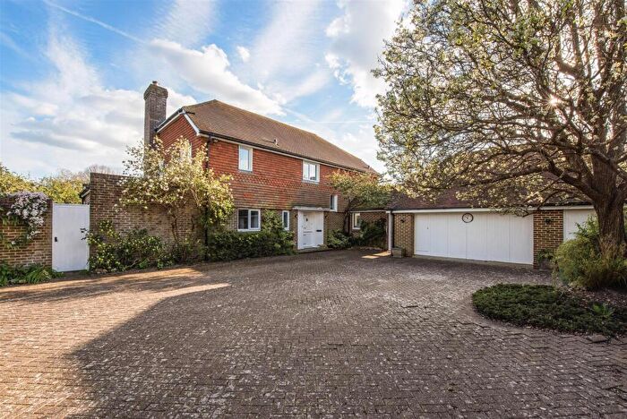 3 Bedroom Detached House For Sale In Midhurst Road, Lavant, PO18
