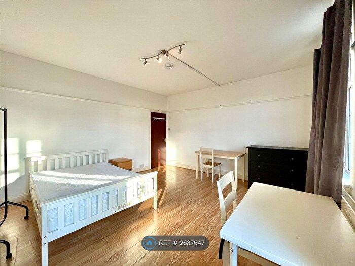 3 Bedroom Flat To Rent In Midland Court, London, NW3