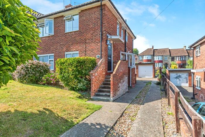 2 Bedroom Flat For Sale In Mansel Drive, Rochester, Kent, ME1