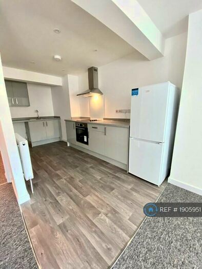 2 Bedroom Flat To Rent In West Street, Bedminster, Bristol, BS3