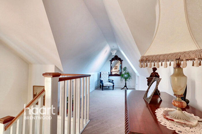4 Bedroom Detached House For Sale In Ingrave Road, Brentwood, CM13