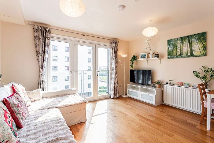 1 Bedroom Flat For Sale In Arneil Drive, Edinburgh, EH5