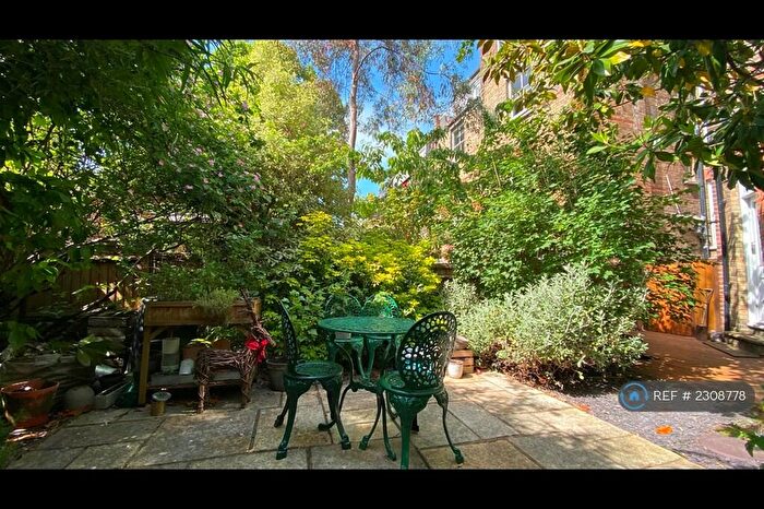 2 Bedroom Flat To Rent In Milton Road, London, N6