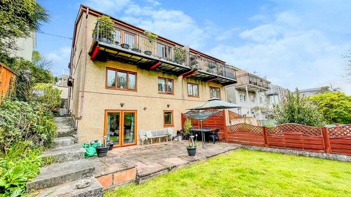 3 Bedroom Semi-Detached House For Sale In New Road, Ynysmeudwy, SA8