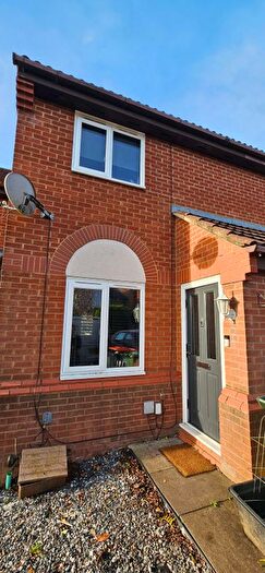 2 Bedroom Terraced House To Rent In Yately Close, Luton, LU2