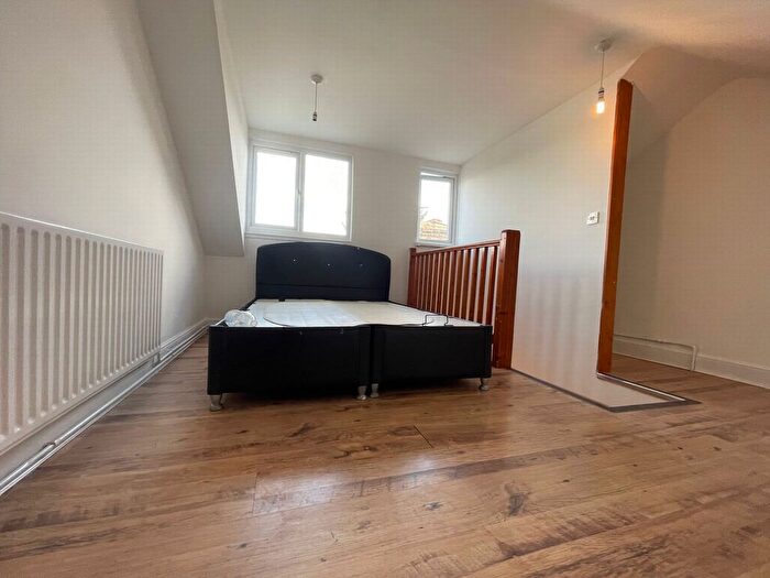1 Bedroom Flat To Rent In Durant's Road, Ponders End, EN3