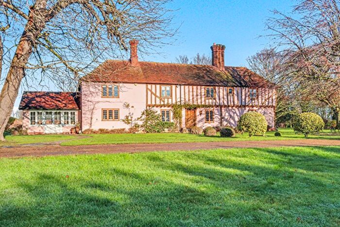 4 Bedroom Detached House For Sale In Southend Road, Great Wakering, SS3