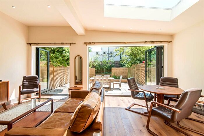 2 Bedroom Flat To Rent In Elgin Avenue, Maida Vale, W9