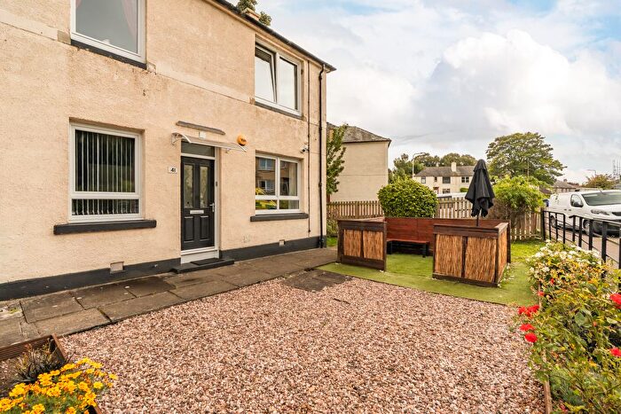 2 Bedroom Flat For Sale In Prestonfield Road, Edinburgh, EH16