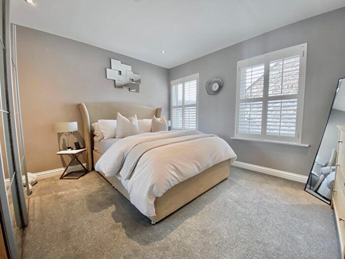 2 Bedroom Flat For Sale In High Street, Nailsea, BS48