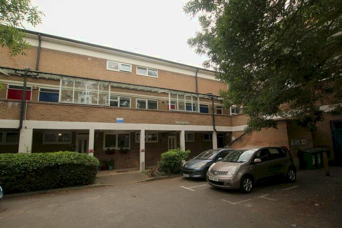 2 Bedroom Flat To Rent In Bermuda Road, Cambridge, CB4