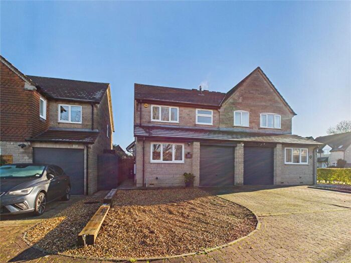 3 Bedroom Semi-Detached House For Sale In Brackendene, Bradley Stoke, Bristol, South Gloucestershire, BS32