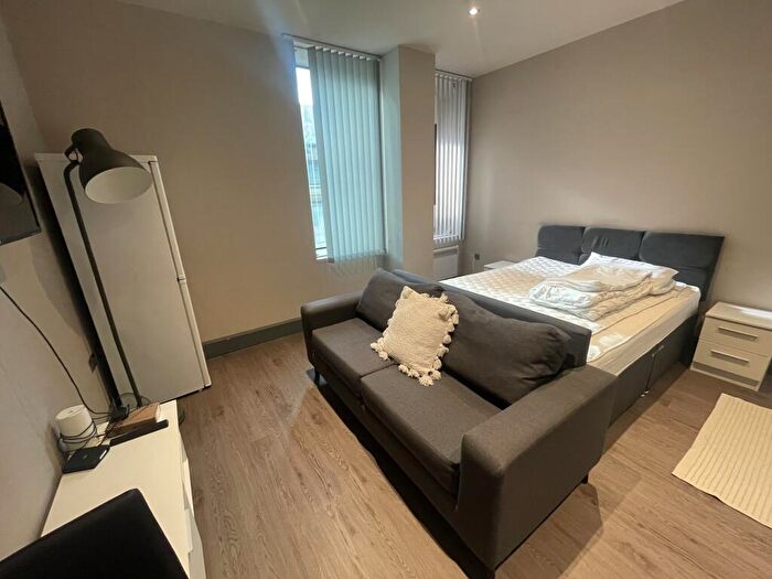 Apartment To Rent In Rumford Street, L2