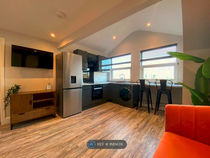 2 Bedroom Flat To Rent In Shrewsbury Road, Sheffield, S2