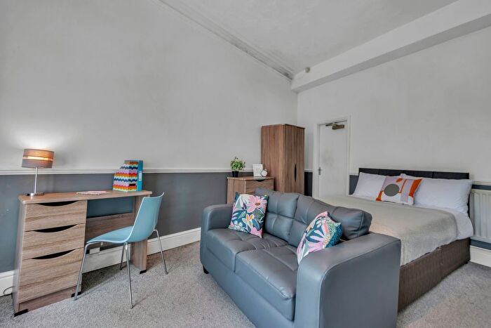 1 Bedroom Flat To Rent In Hyde Park Road, Leeds, LS6