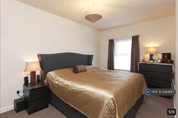 2 Bedroom End Of Terrace House To Rent In Foxglove Road, Romford, Rush Green, RM7