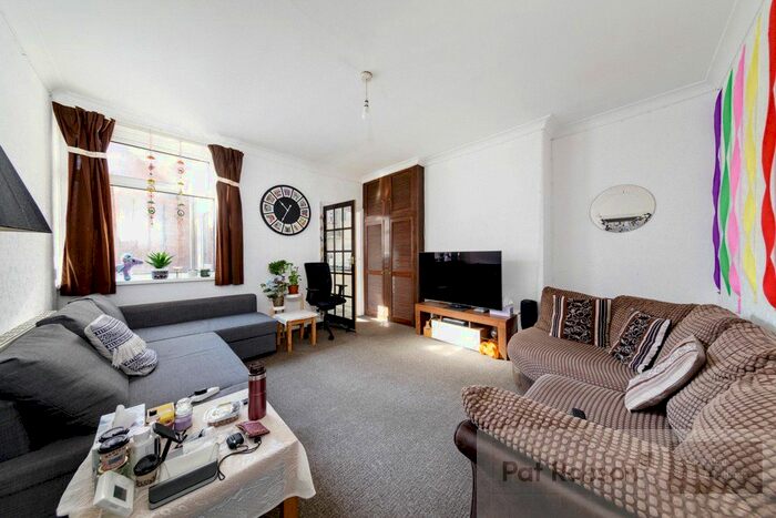 2 Bedroom Flat To Rent In Sackville Road, Heaton, Newcastle Upon Tyne, NE6