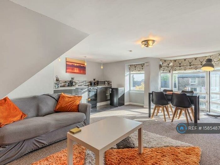 3 Bedroom Flat To Rent In High Street, Buxton, SK17