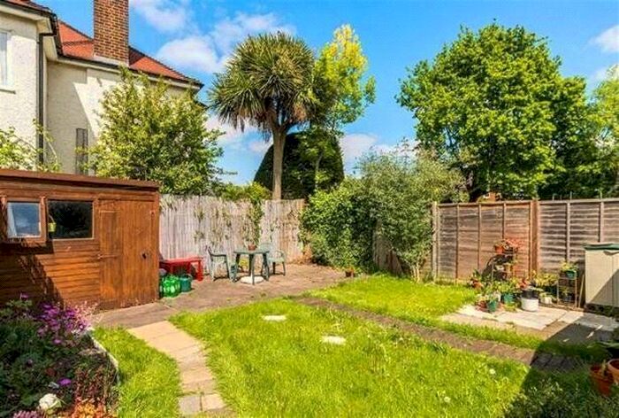 2 Bedroom Maisonette To Rent In Lymington Court, All Saints Road, Sutton, SM1