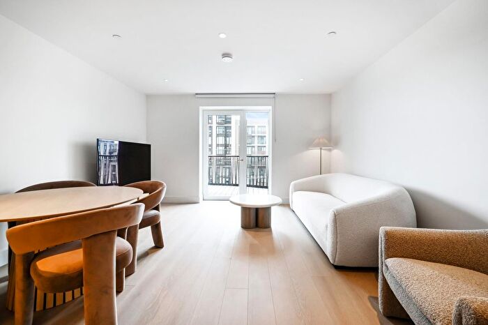 2 Bedroom Flat To Rent In Cassini Apartments, White City Living, London, W12