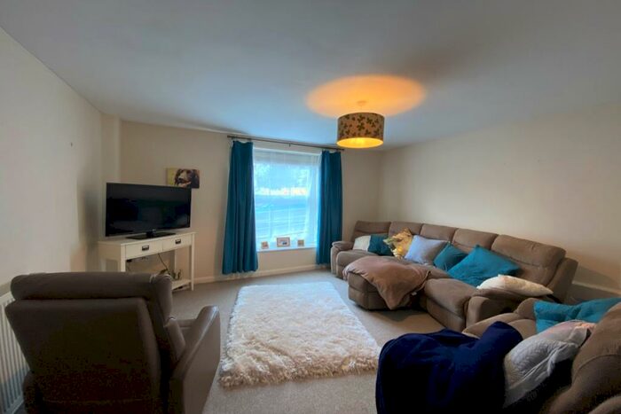 1 Bedroom Flat To Rent In High Street, Honiton, Devon, EX14