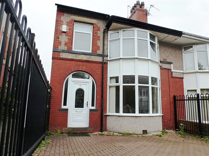 4 Bedroom House To Rent In Rothwell Drive, Halifax, HX1