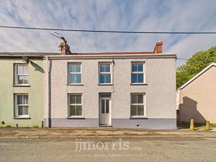 4 Bedroom End Of Terrace House For Sale In Hottipass Street, Fishguard, SA65