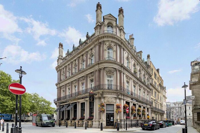 2 Bedroom Flat To Rent In Spring Gardens, London, SW1A