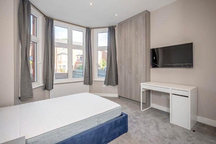 1 Bedroom Studio To Rent In Valetta Road, London, W3