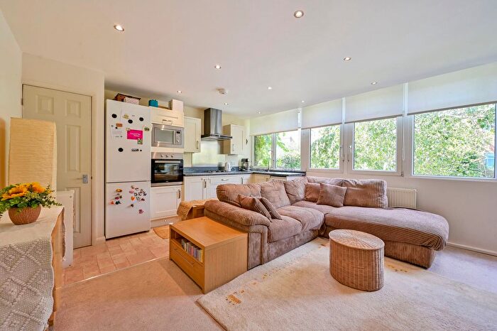 1 Bedroom Flat For Sale In Rayners Road, Putney, London, SW15