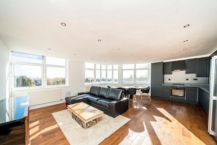 3 Bedroom Flat To Rent In Uxbridge Road, London, W5