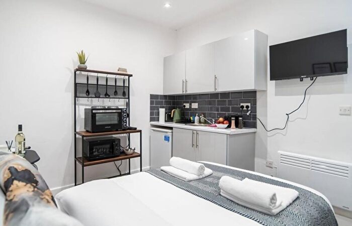 Studio To Rent In Gowan Road, Willesden, NW10