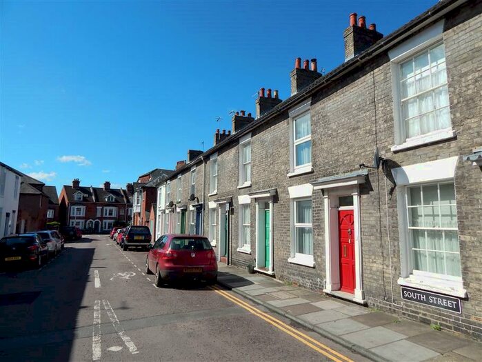 2 Bedroom Terraced House To Rent In South Street, Salisbury, Wiltshire, SP2