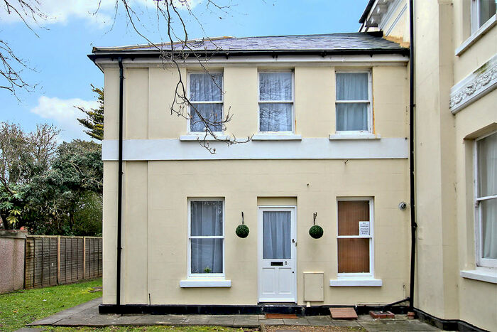 1 Bedroom Maisonette To Rent In Farncombe Road, Worthing, BN11