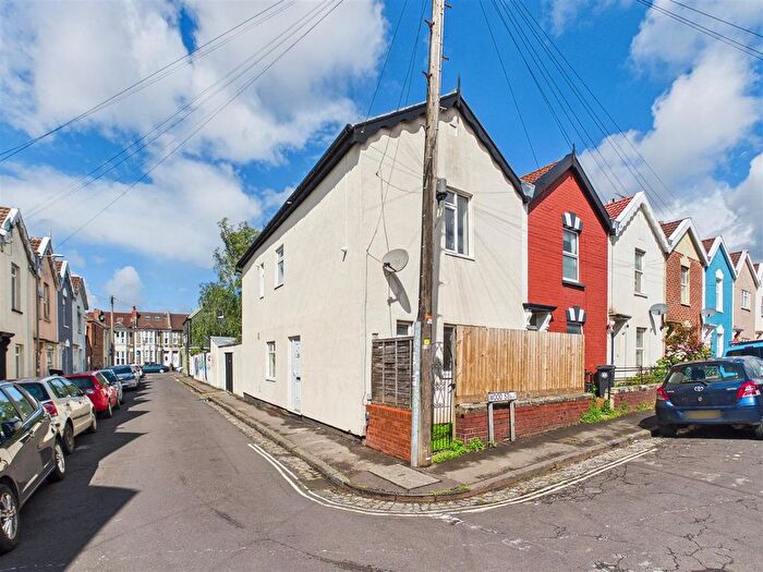 3 Bedroom End Terrace House For Sale In Wood Street, Easton, Bristol, BS5