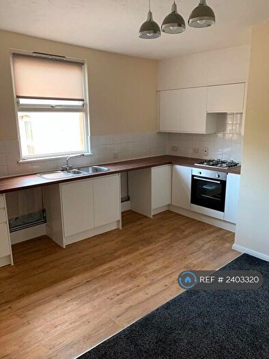 3 Bedroom Flat To Rent In Station Road, Harold Wood, Romford, RM3
