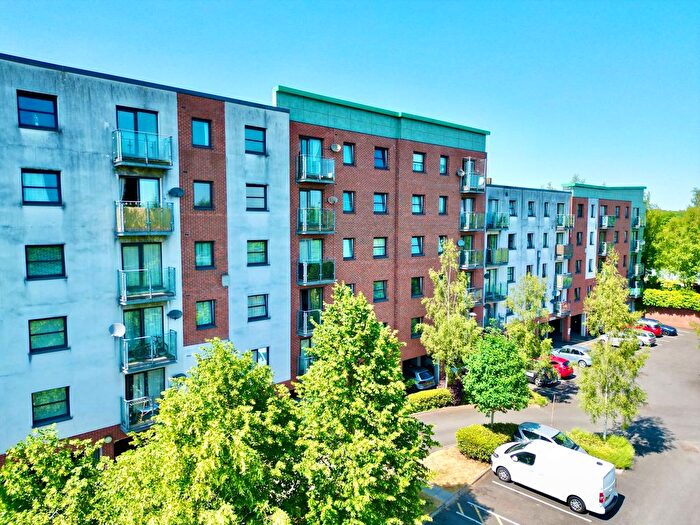 2 Bedroom Flat To Rent In Lower Hall Street, St. Helens, WA10