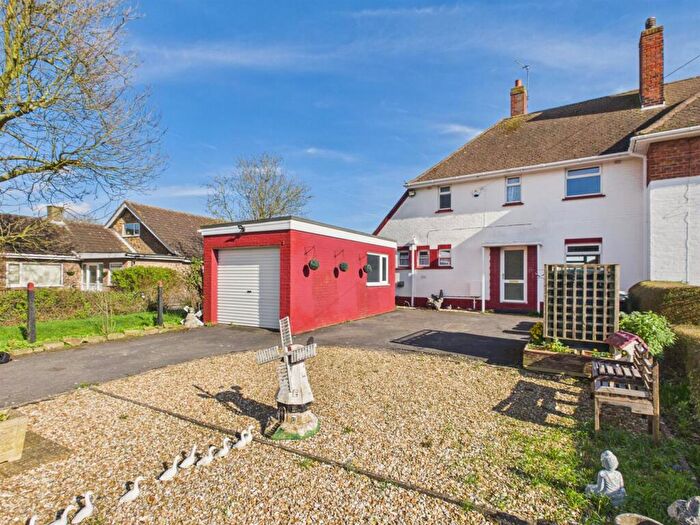 3 Bedroom End Of Terrace House For Sale In Mumby Road, Huttoft, Alford, LN13